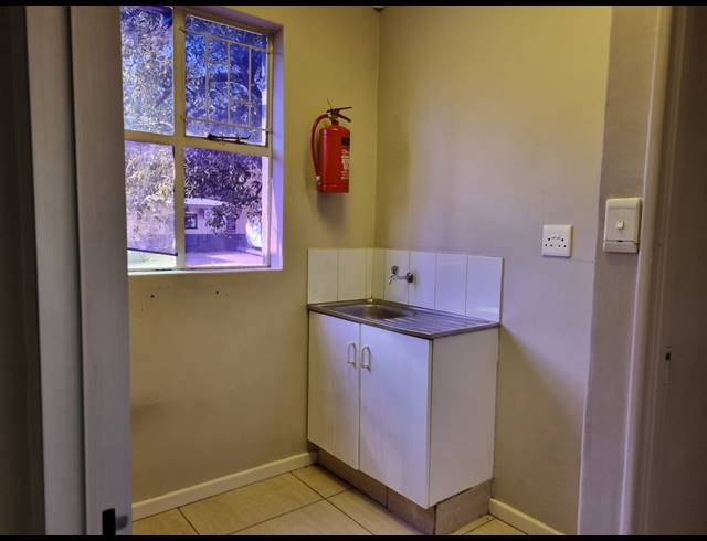 92M² OFFICE TO LET IN SONHEUWEL